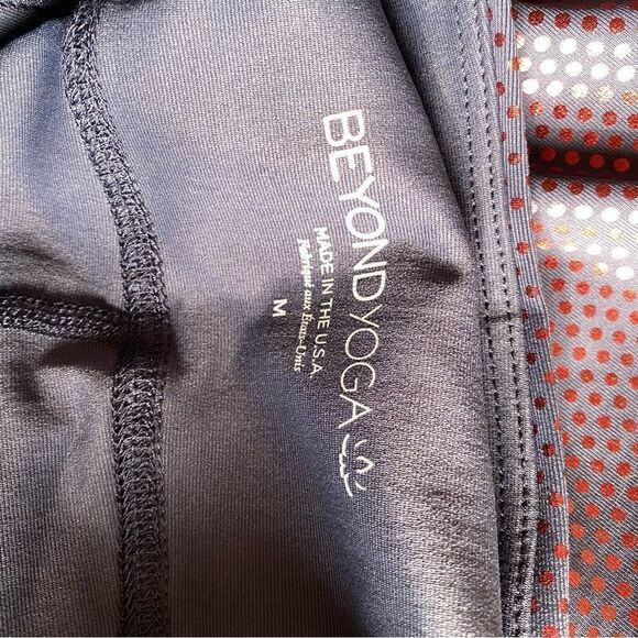 NWT Beyond Yoga spot on leggings work out athleisure dot print metallic sheen M - Picture 9 of 14